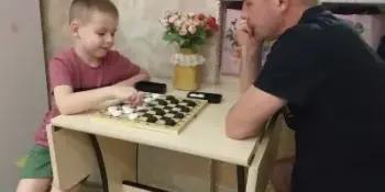 "Знает вся детвора: шашки - лучшая игра"