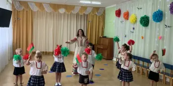 "Люблю, тебя мой край родной, любимая страна!"